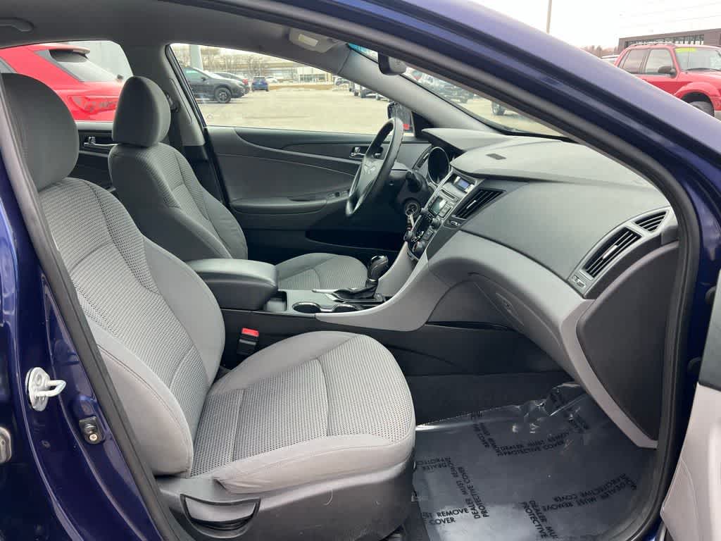 Thumbnail: 2011 Hyundai Sonata - 22