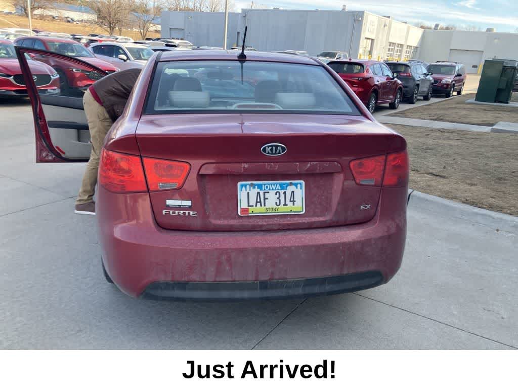 Thumbnail: 2010 Kia Forte - 3