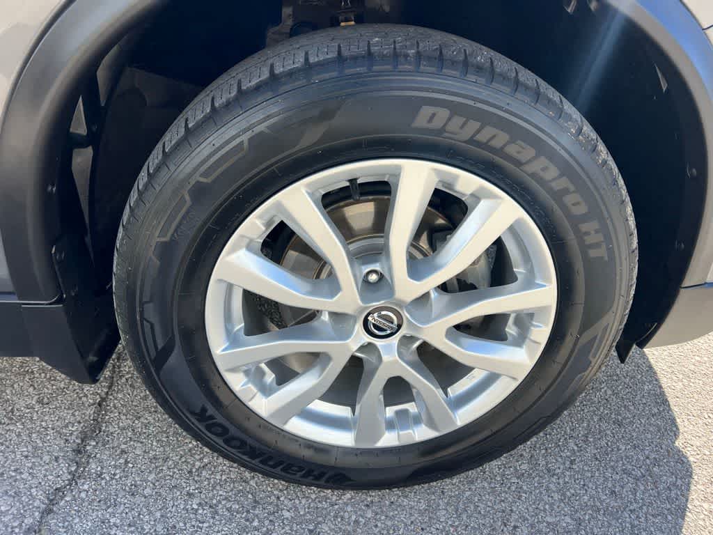 Thumbnail: 2018 Nissan Rogue - 12