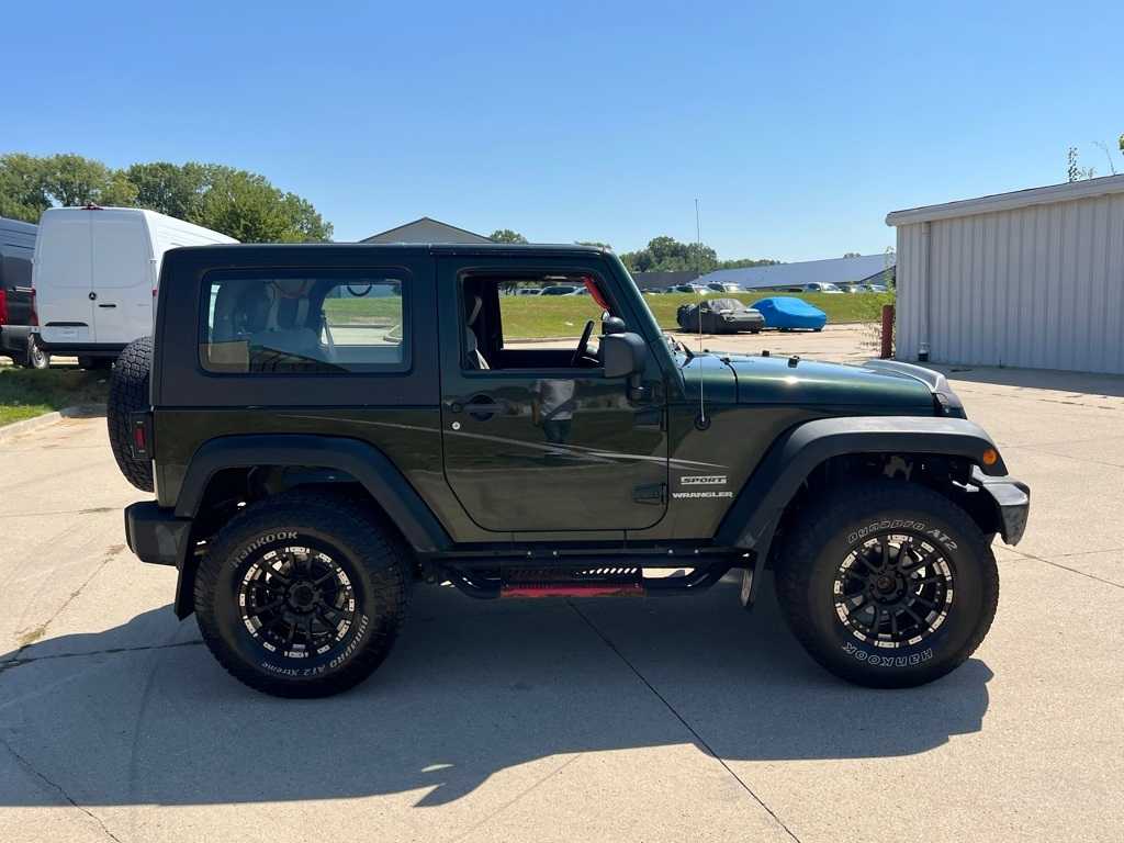 Thumbnail: 2010 Jeep Wrangler - 7