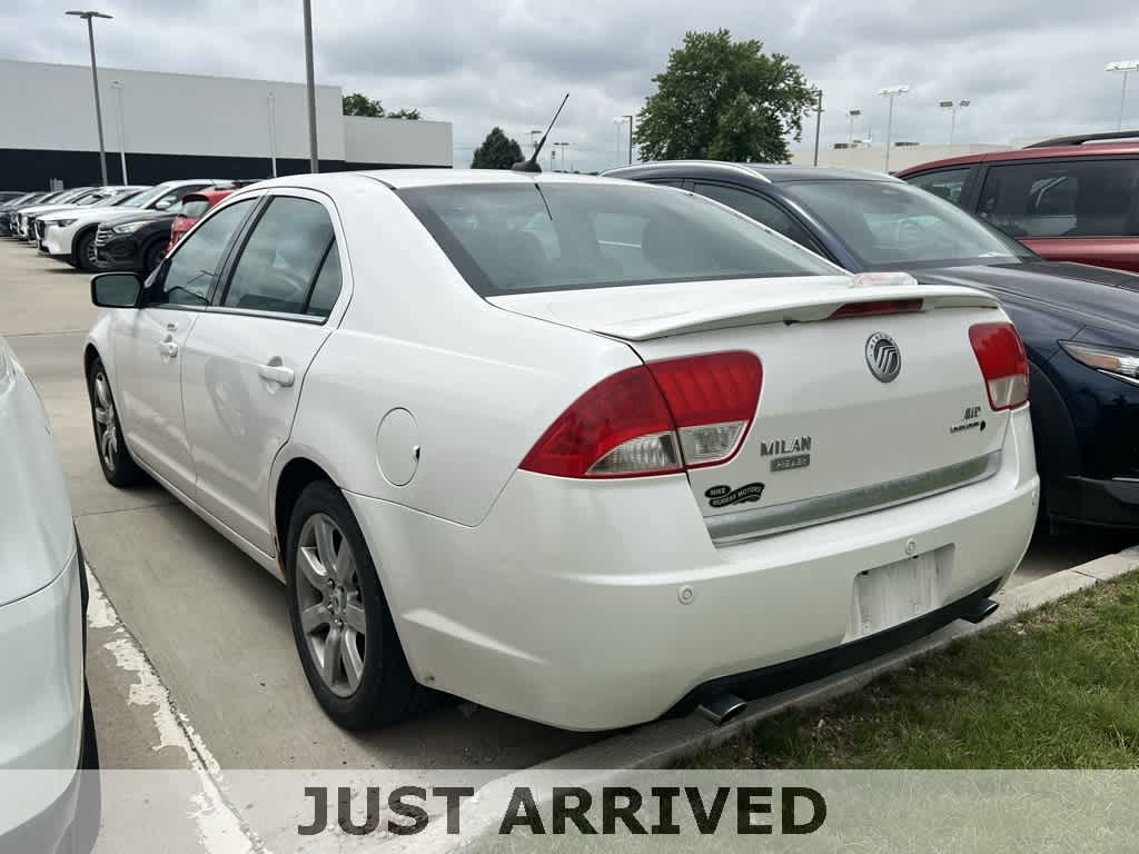 Thumbnail: 2011 Mercury Milan - 2