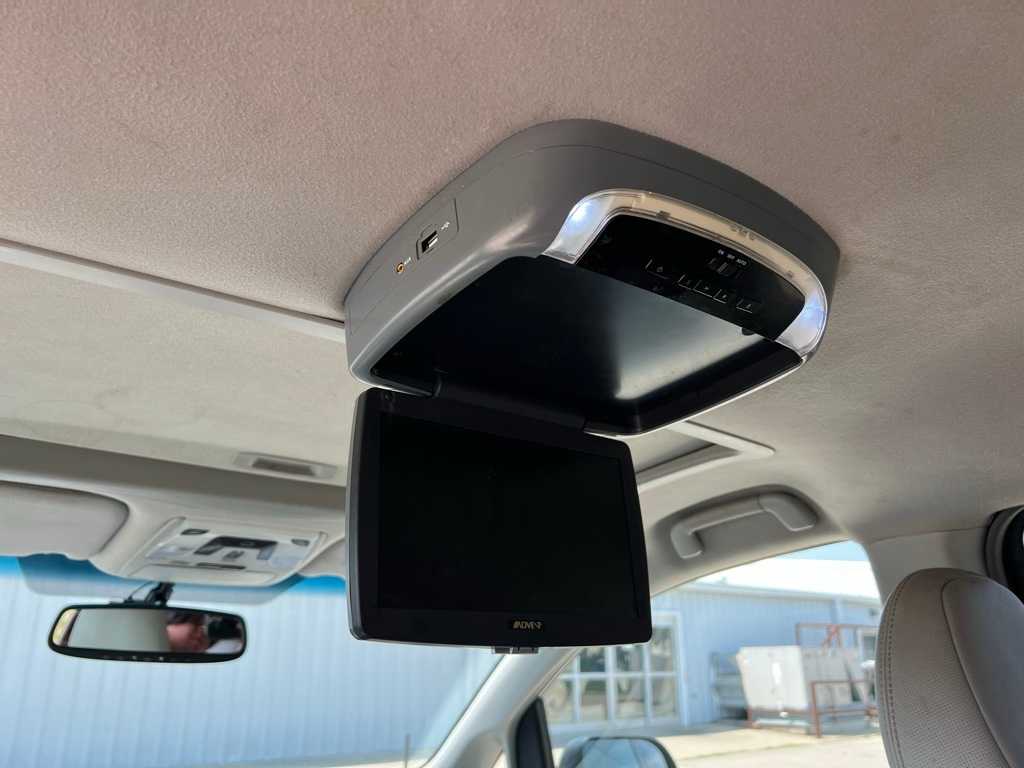 Thumbnail: 2012 Toyota Sienna - 20