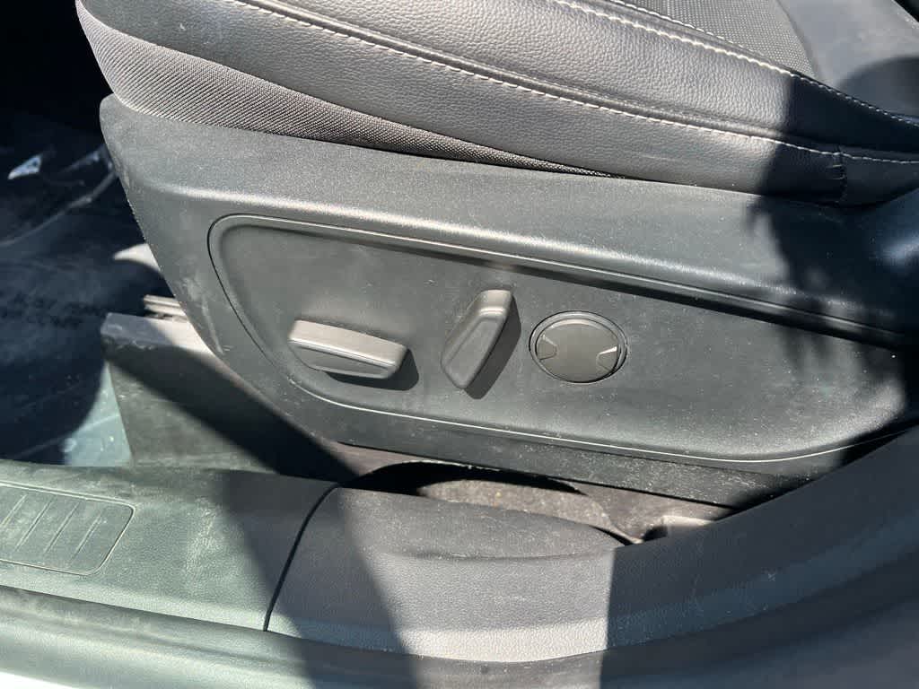 Thumbnail: 2020 Ford Escape - 15