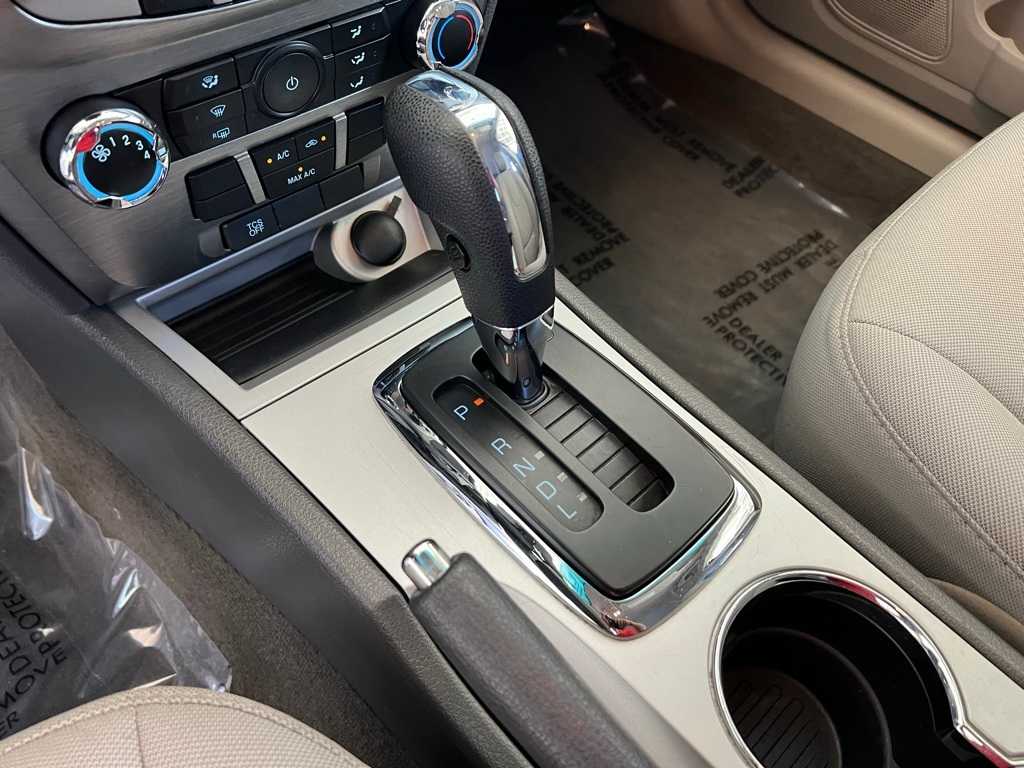 Thumbnail: 2012 Ford Fusion - 26