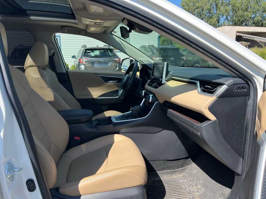 Thumbnail: 2020 Toyota RAV4 - 39