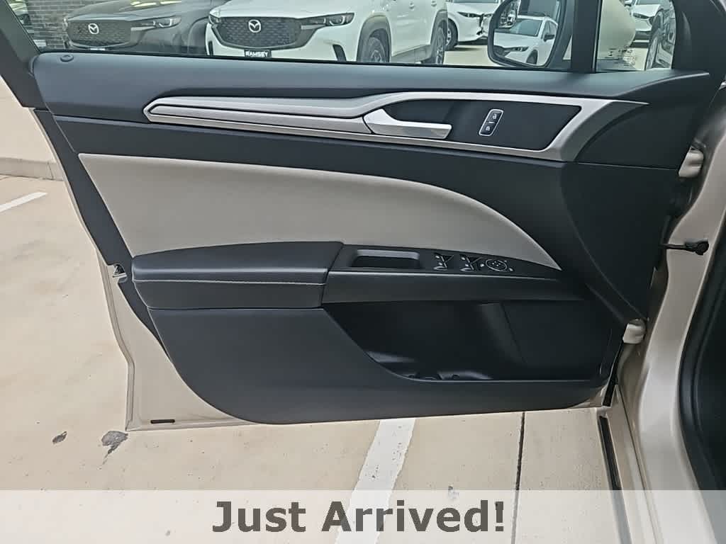 Thumbnail: 2018 Ford Fusion - 16