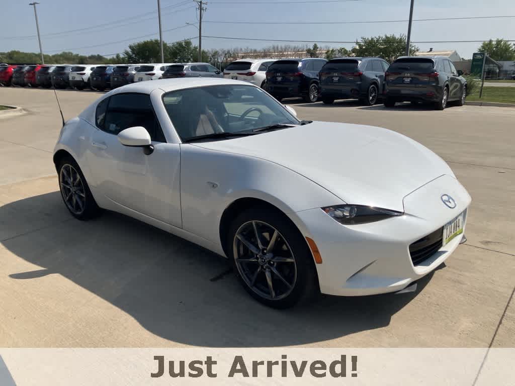 Thumbnail: 2019 Mazda MX-5 Miata - 3