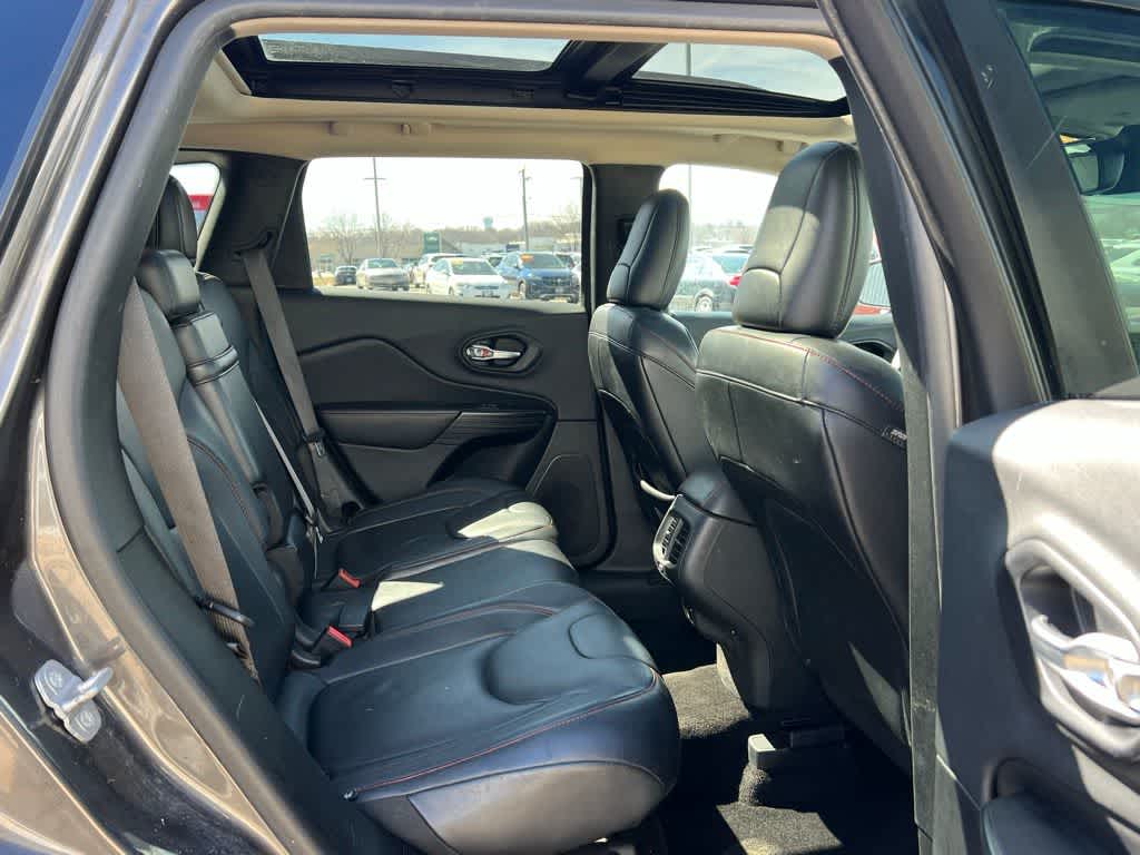 Thumbnail: 2014 Jeep Cherokee - 20