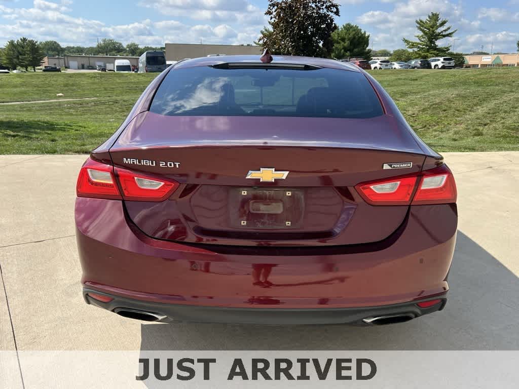 Thumbnail: 2016 Chevrolet Malibu - 5