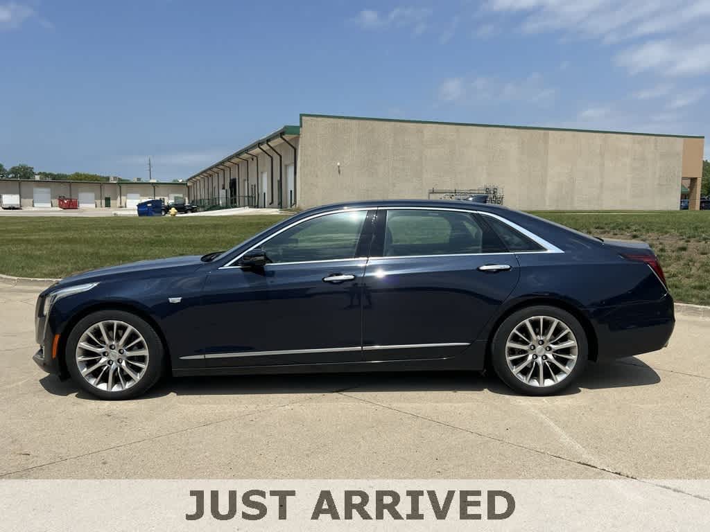 Thumbnail: 2017 Cadillac CT6 - 3