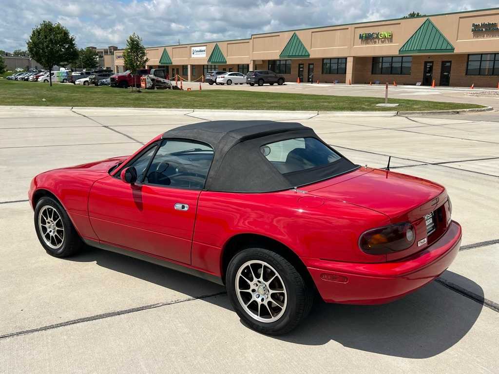 Thumbnail: 1995 Mazda MX-5 Miata - 47