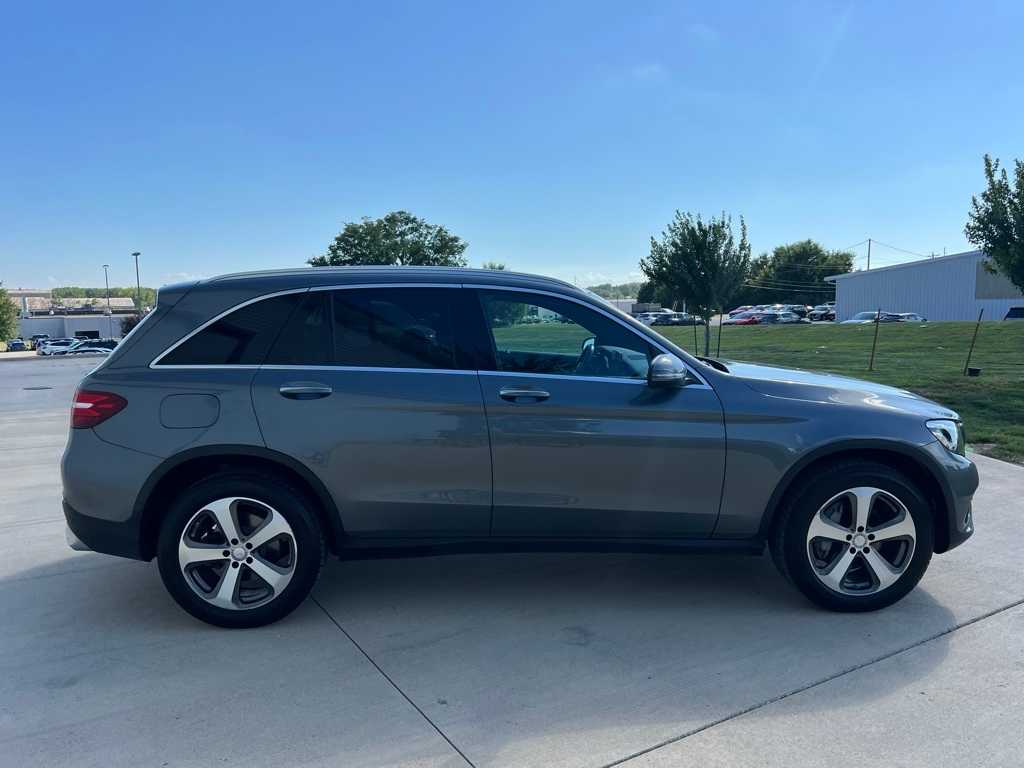 Thumbnail: 2017 Mercedes-Benz GLC - 7