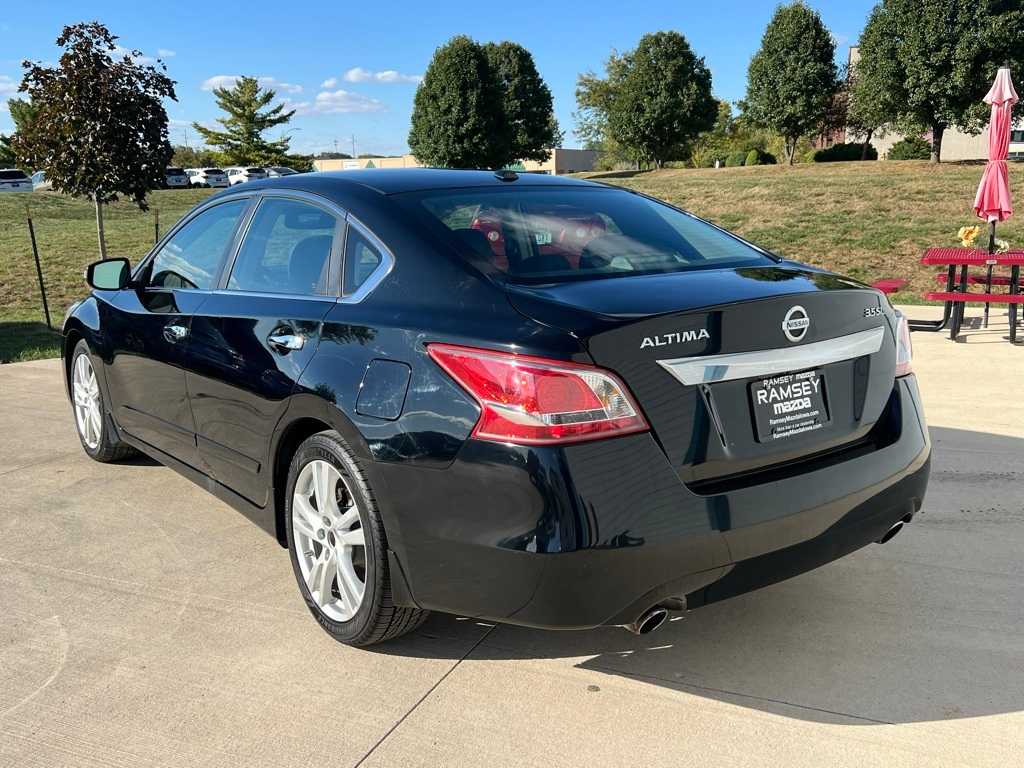 Thumbnail: 2013 Nissan Altima - 3