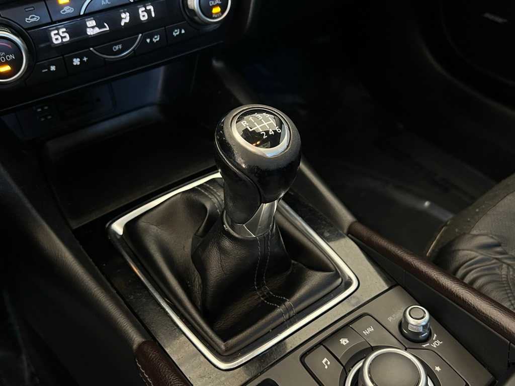 Thumbnail: 2017 Mazda Mazda3 - 33