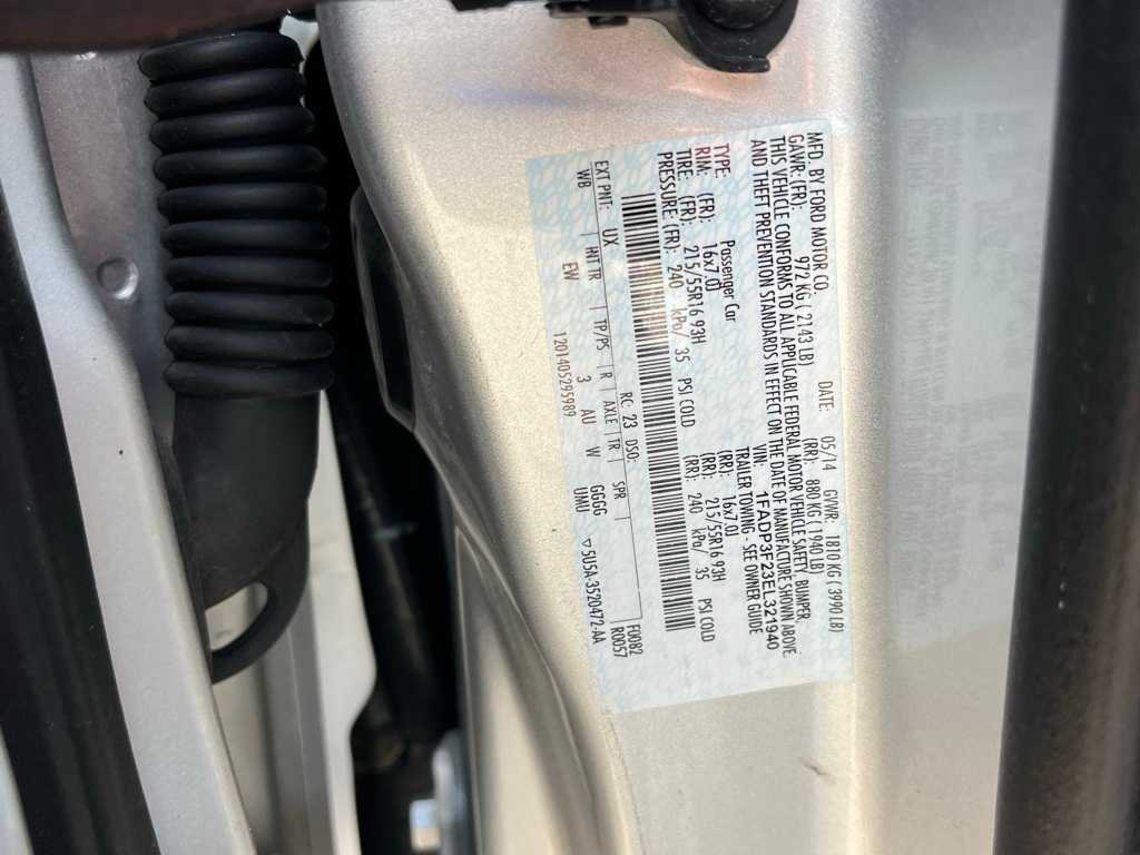 2014 Ford Focus SE 34
