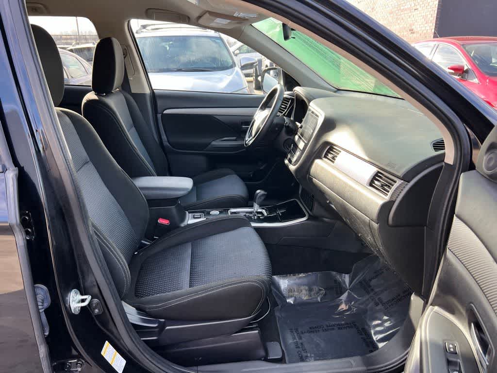 Thumbnail: 2018 Mitsubishi Outlander - 20