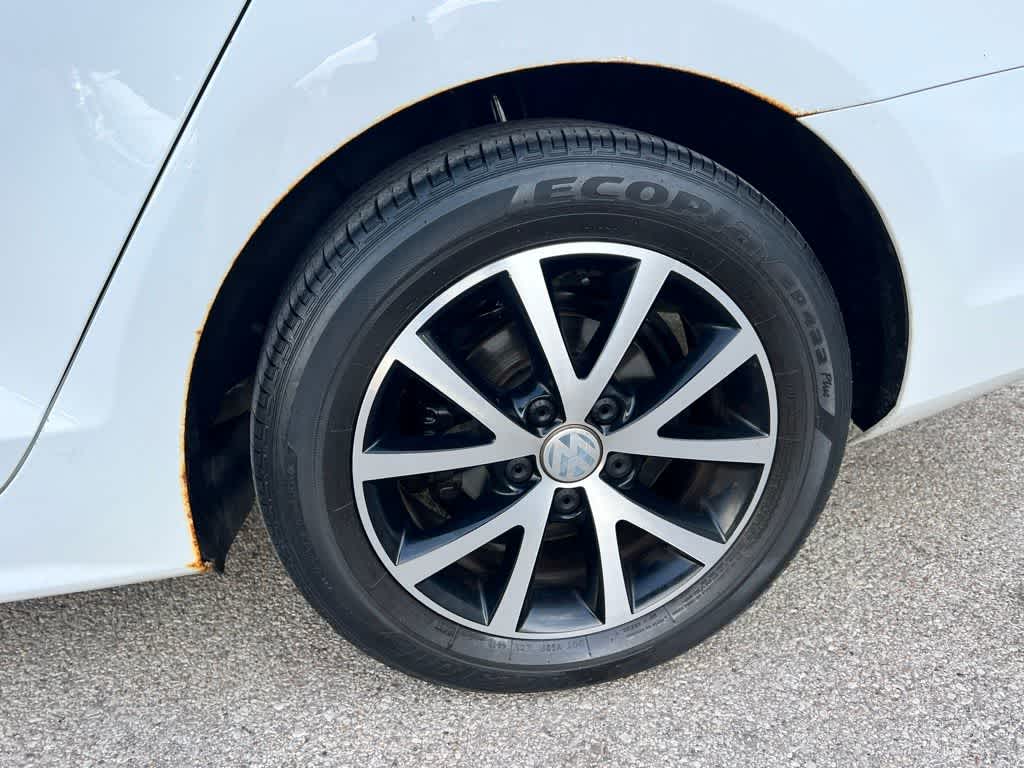 Thumbnail: 2017 Volkswagen Jetta - 11