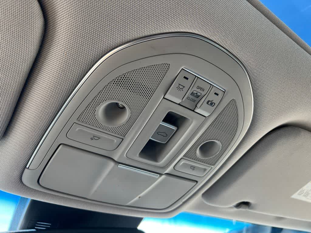 Thumbnail: 2015 Hyundai Genesis - 38