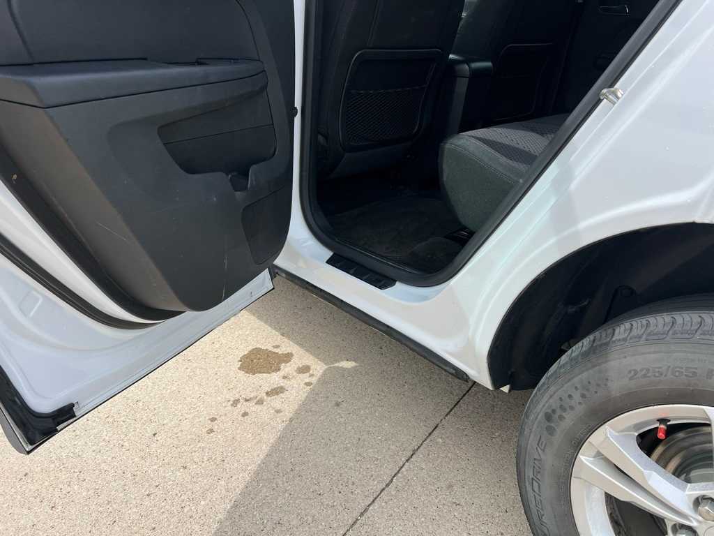 2014 Chevrolet Equinox LS 32