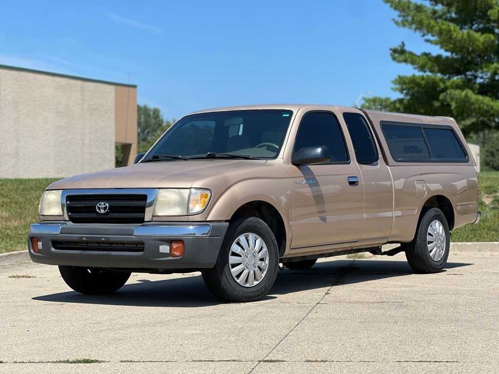 2000 Toyota Tacoma Base -
                  Urbandale, IA