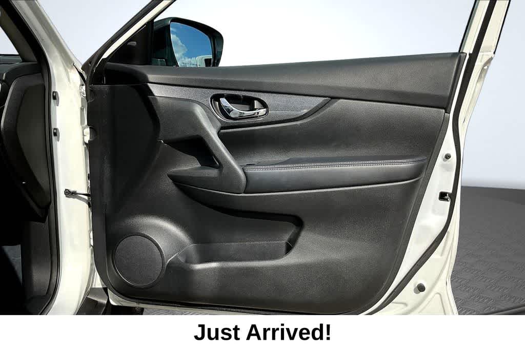 Thumbnail: 2016 Nissan Rogue - 19