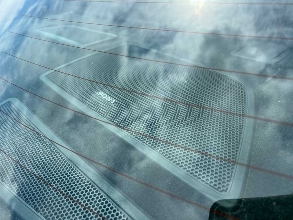 Thumbnail: 2011 Mercury Milan - 28
