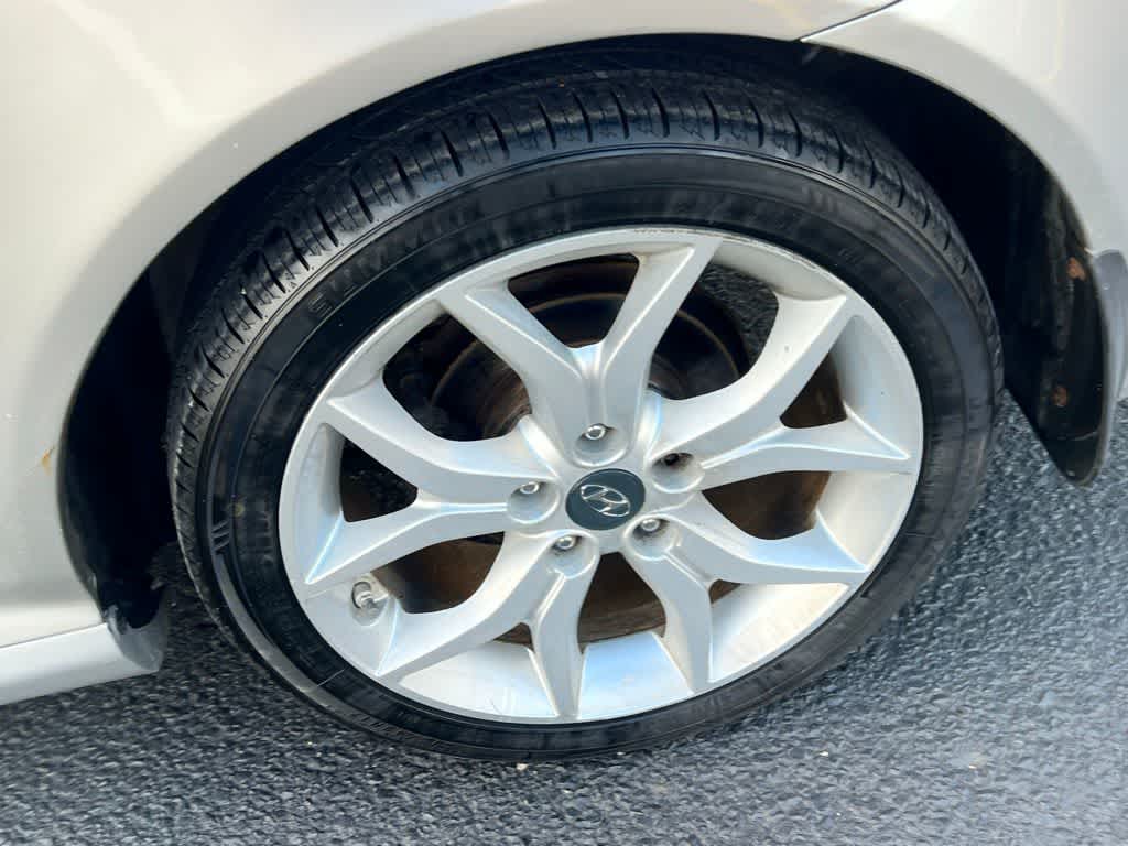 Thumbnail: 2008 Hyundai Tiburon - 12