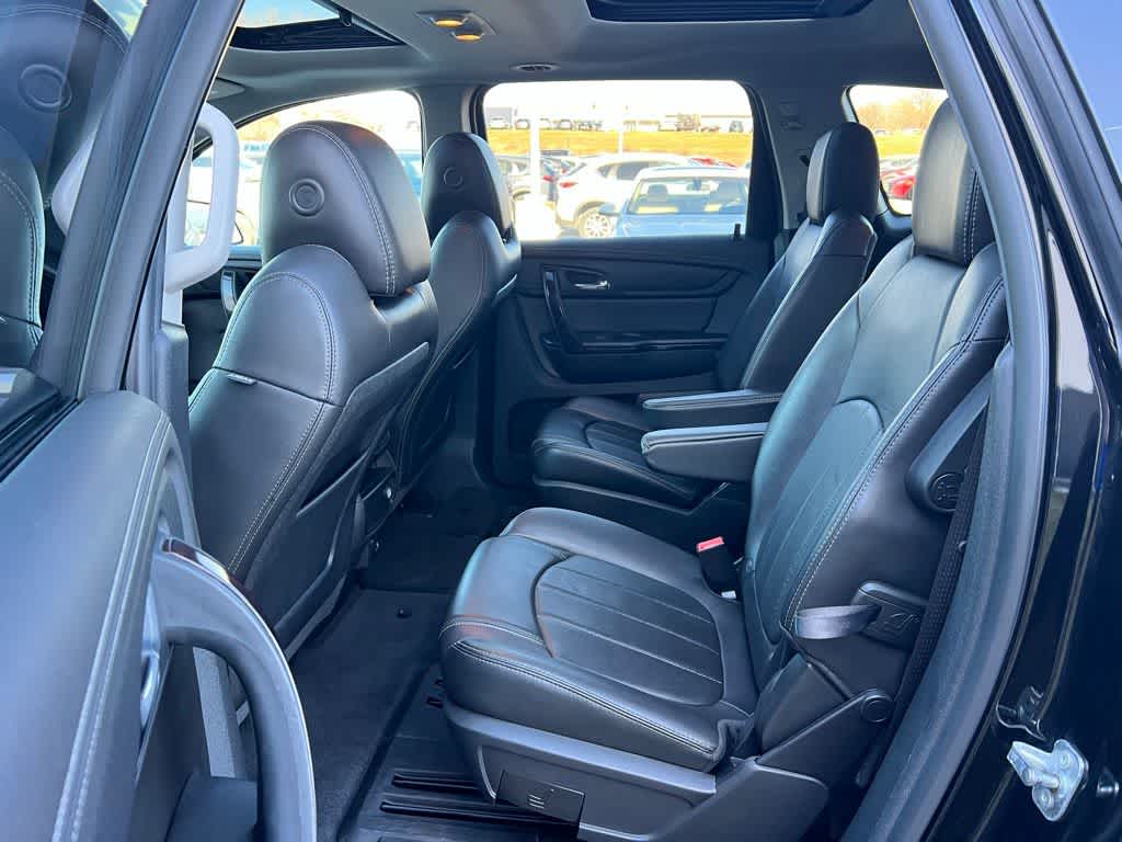 Thumbnail: 2017 Chevrolet Traverse - 21