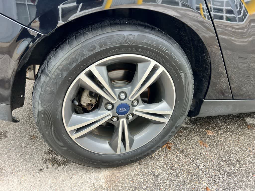 Thumbnail: 2016 Ford Focus - 12