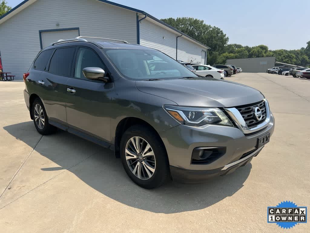Thumbnail: 2017 Nissan Pathfinder - 8