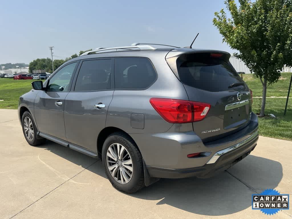 Thumbnail: 2017 Nissan Pathfinder - 4