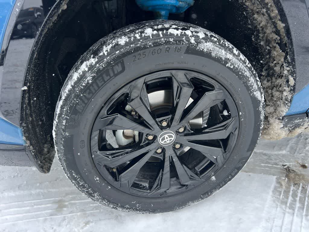 Thumbnail: 2022 Toyota RAV4 - 10