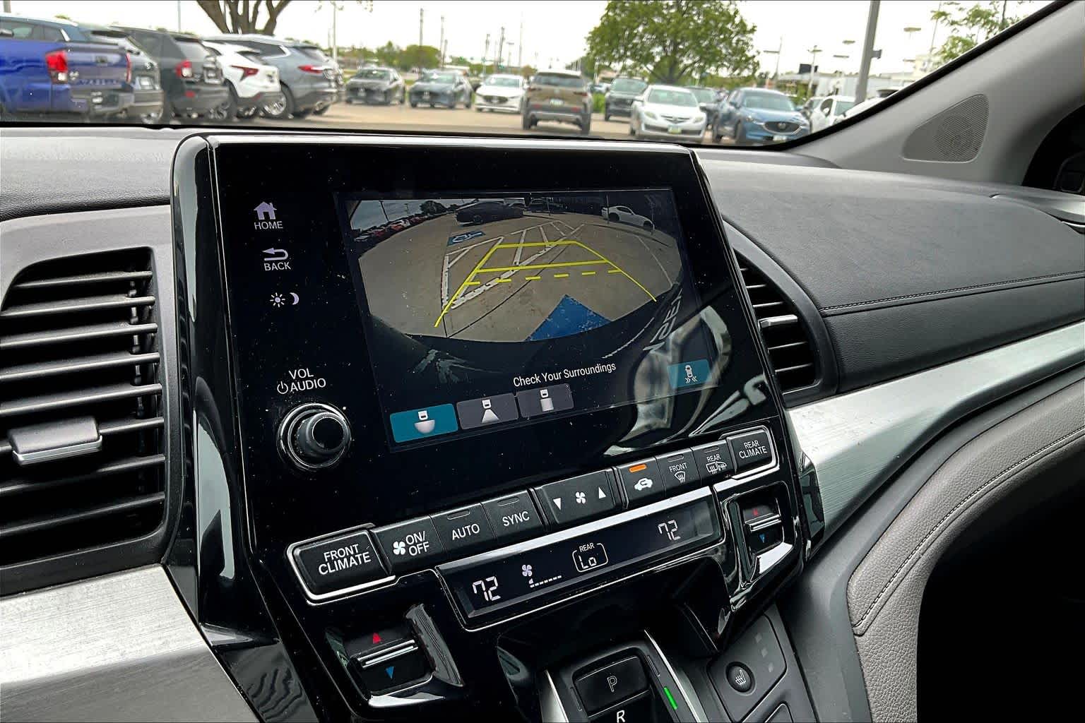 Thumbnail: 2018 Honda Odyssey - 23