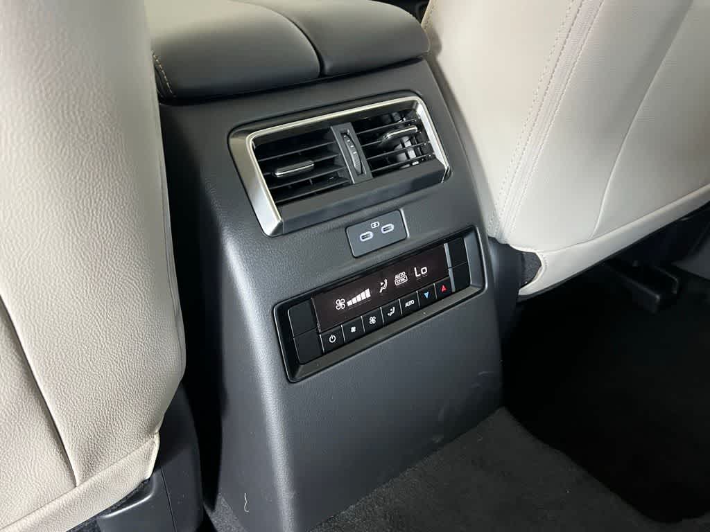 Thumbnail: 2025 Mazda CX-90 - 18