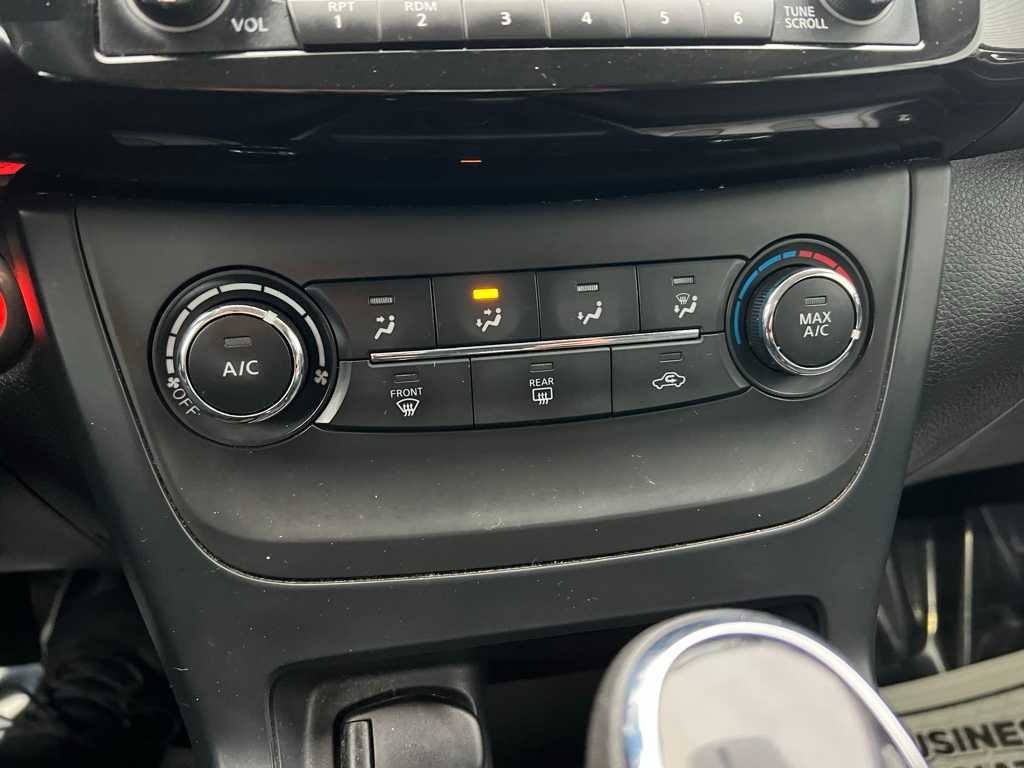 Thumbnail: 2017 Nissan Sentra - 28