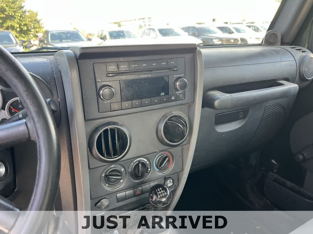 Thumbnail: 2010 Jeep Wrangler - 16