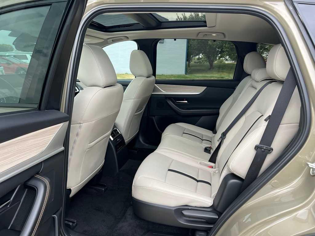 Thumbnail: 2025 Mazda CX-70 - 17