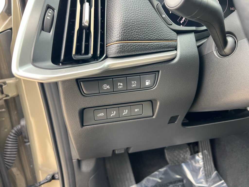 Thumbnail: 2025 Mazda CX-70 - 14