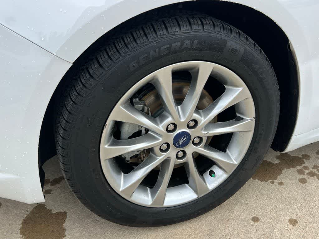 Thumbnail: 2017 Ford Fusion - 10