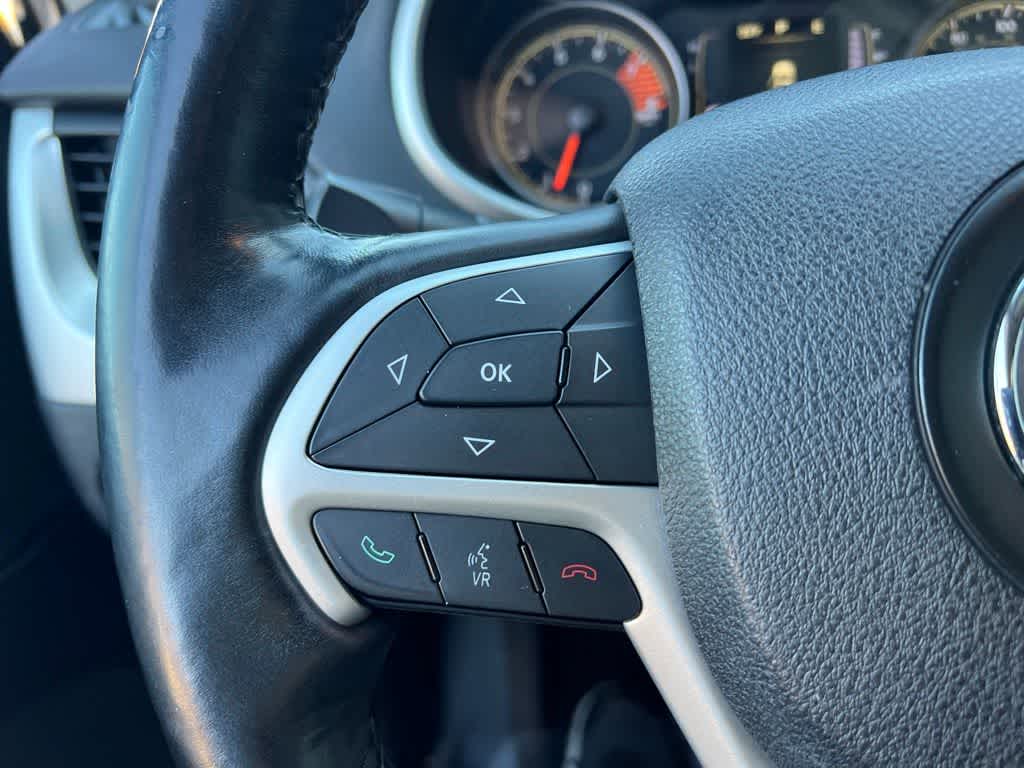 Thumbnail: 2016 Jeep Cherokee - 25