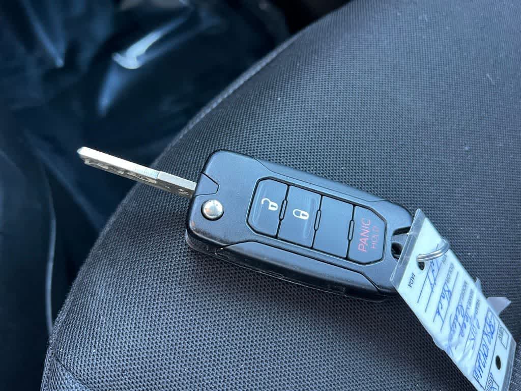 Thumbnail: 2015 Jeep Renegade - 30