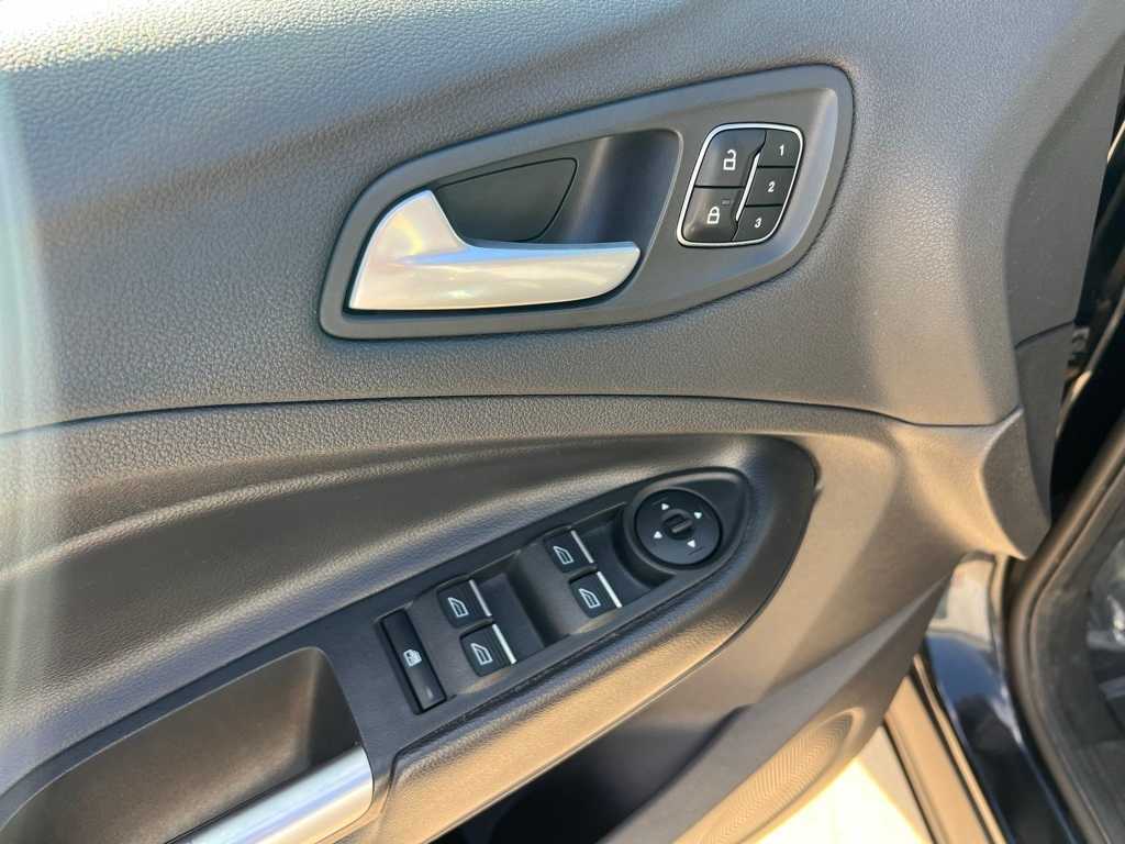 Thumbnail: 2017 Ford Escape - 12