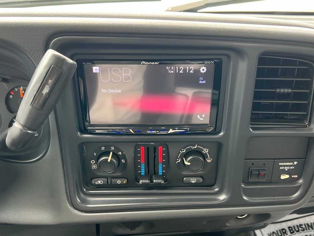 Thumbnail: 2005 GMC Sierra 2500 - 27