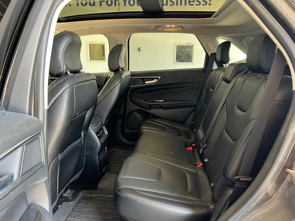 Thumbnail: 2019 Ford Edge - 15