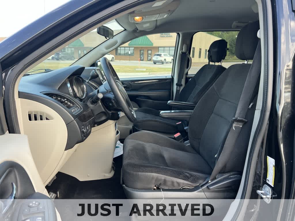 Thumbnail: 2018 Dodge Grand Caravan - 11