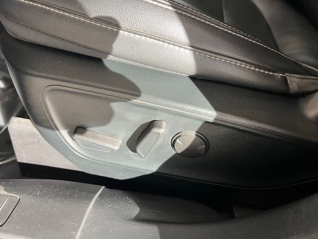 Thumbnail: 2020 Ford Escape - 16