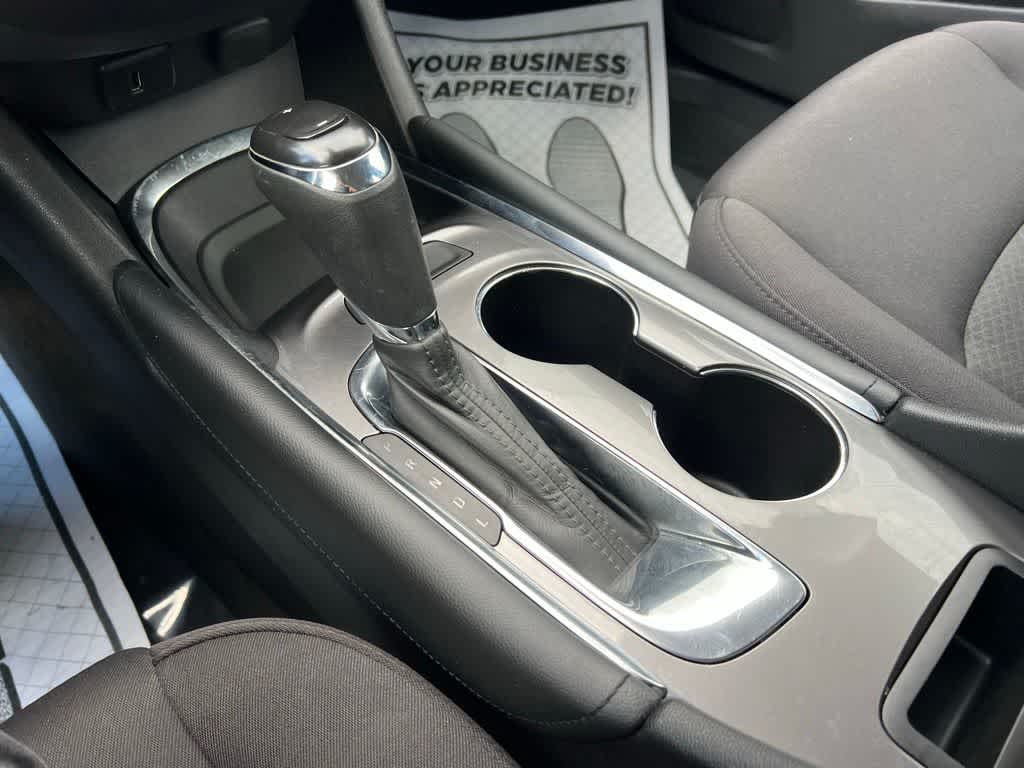 Thumbnail: 2017 Chevrolet Malibu - 23