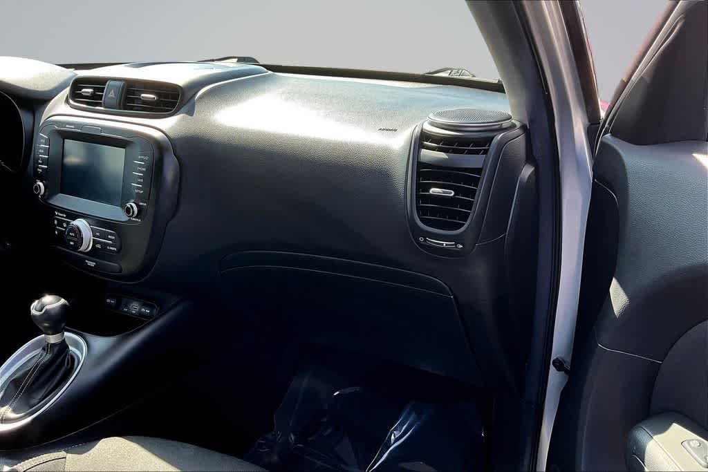 Thumbnail: 2018 Kia Soul - 16