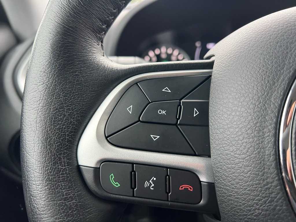 Thumbnail: 2018 Jeep Renegade - 28