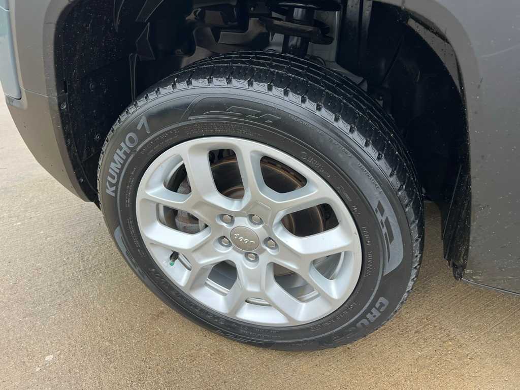 Thumbnail: 2018 Jeep Renegade - 11